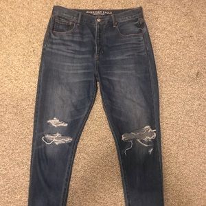 High waisted Girlfriend Jeans
